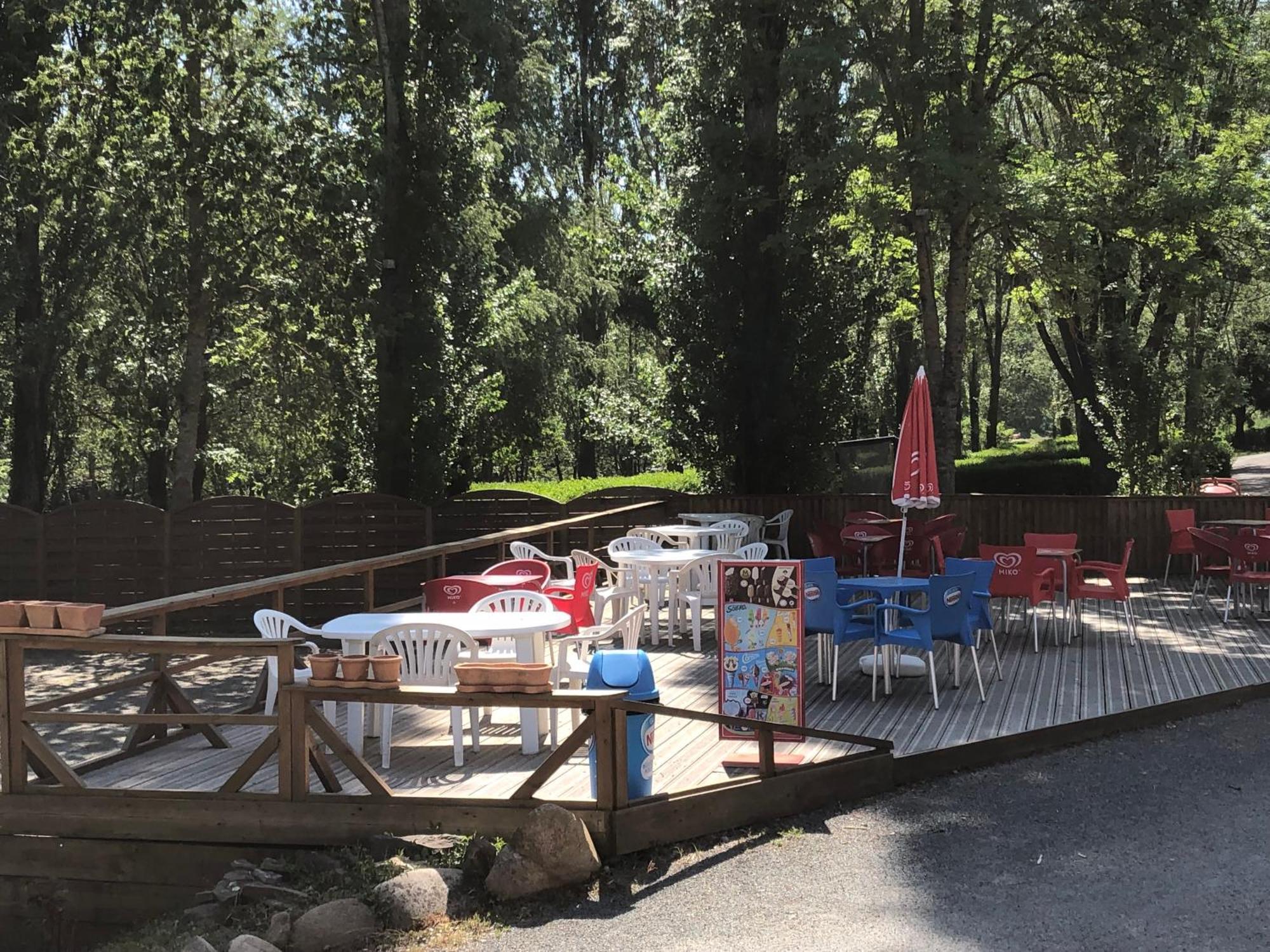 Camping Du Pont De St Gal Saint-Gal-sur-Sioule Exterior photo